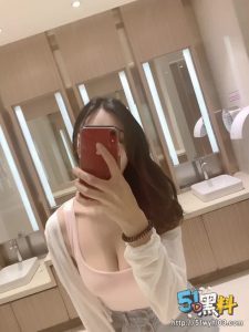 斗鱼小小玉酱大尺度福利视频 户外露出诱惑路人！