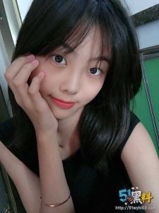 学生妹大尺度私拍视频流出 被男友花式调教呻吟不止