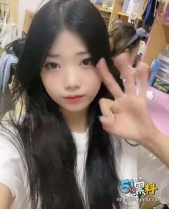 女硕士杨璐私密视频流出 饱满双峰性感诱人