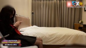 探花学生妹合集：挖掘校园学生妹为了包包！酒店开房赚钱，