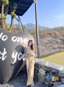 南京女大学生白天一面！夜晚在床上另一面，要求男友用力配合