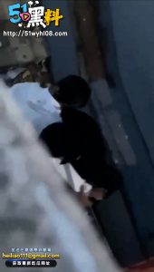 女人不要就是要！学生妹被半推半就的强上了