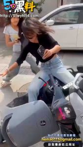 生气或者打架的女人如同母老虎一样！战力暴升