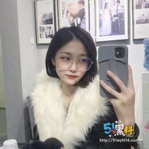 精神小妹私密视频流出 与男友酒店激情缠绵