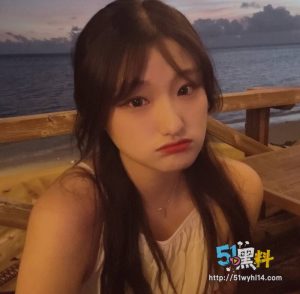 美少女大尺度视频曝光 与金主大哥酒店激情性爱