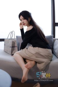 火辣女友玩疯要求高速路公路车震 差点引发车祸