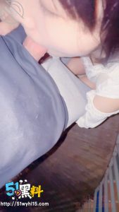 刺激的公园儿童滑滑梯野战 性与童年的快乐