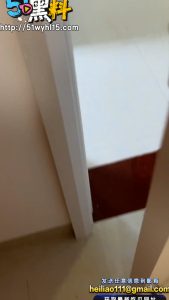 老爸外出应酬 畜生儿子偷偷摸上老妈的床