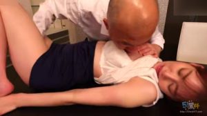 黑料撸片推荐 巨乳人妻七天沉沦光头上司凌辱