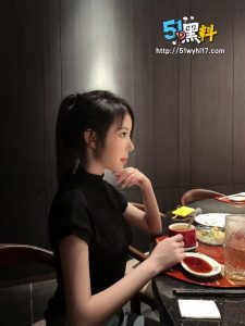 网友投稿破解网盘视频 广州美女背着男友出来接客视频流出