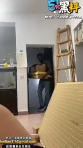 中国媚黑女子合集 中国女生也是能为舔狗 只是舔的对象是黑人