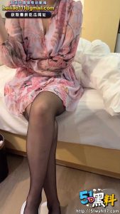 姐弟乱伦5集 姐姐不顾上班时间 私约弟弟解渴视频流传