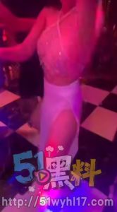 女大学生课后兼职ktv陪酒妹 灯红酒绿全裸艳舞勾人心弦