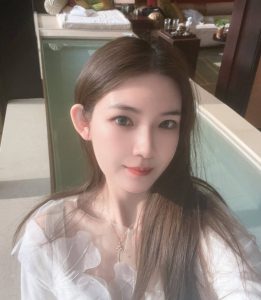 深圳大三学妹糟男友曝光性爱自拍 兄弟群免费观看白虎女友