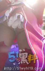 淫荡尤物拉姆雷姆姐妹花刻意弯腰露毛 高清抄底视频爽到炸