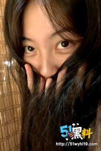 深圳女大学生 背着男友傍金主 私拍视频曝光被男友强行分手