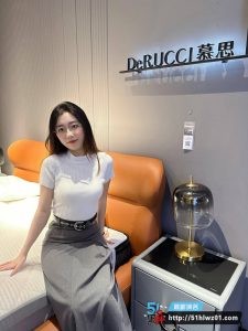 大四女神被土豪调教视频流出！ 全校围观学姐被调教！