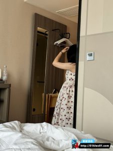 安徽甜美女大学生被曝校外兼职  卖身和金主网调视频泄漏被全校围观