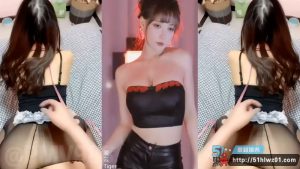 反差婊巨乳主播米娜特制版～卡点呻吟配上越南鼓音乐声浪叫震天