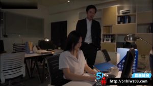 办公室潜规则00后女秘书 上班期间和领导在办公室偷偷做爱“老板 不可以色色啊”