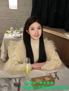 鳄蜥约炮纹身御姐 后入露脸反差母狗 多人淫乱视频流出 无套体外射精 ！