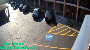 美国达拉斯汽车旅馆惊现斩首案 嫌疑人扔头颅入垃圾桶 现场监控视频清晰记录斩首完整过程！