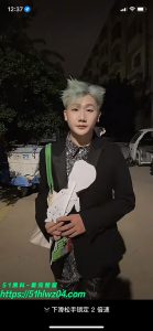 王扁线下被王源粉丝真实事件全过程解析 据传蹭王源热度 王扁并未被打 一群女粉丝围绕魔法输出 羡慕了！