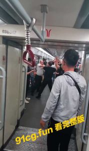 广州，两个大哥打起来了