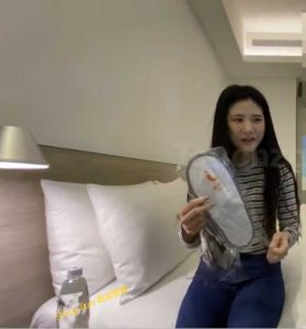 反差高材生小雅約炮金主無毛B內射