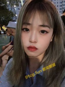 极品学妹”宁宁”约炮学长 万盛节变装兔女郎