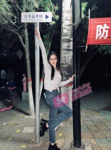 河北医科大学校花丁馨怡，爱好露奶子露白丝，床上功夫全自动，反差的不雅视图全部流出。