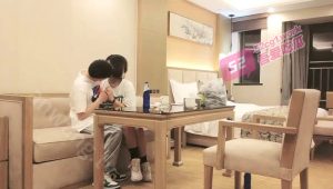 【你真是个渣男】真心话大冒险撩良家嫩妹，妹子嘴上说不要身体却老实的狠，上位姿势意犹未尽