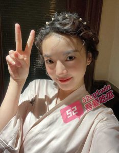 【 清纯女神】超高颜值的绝美大眼睛女神 大尺度自拍及绝美身材照及视频流出！