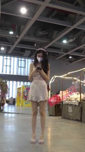 【 抄底天花板 】 盘点今年年度无内的几个抄底精品视频，都拍到人家裙子里的菊花！