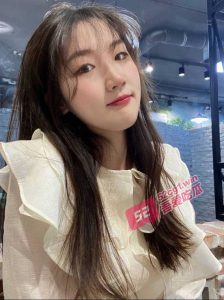 瓜友投稿  烟台科技学院 「张娜」 微胖且闷骚，天然美乳蜜臀 色欲值满满！