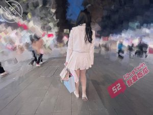 【亲姐弟乱伦连续剧】在会所把大姐持续干喷，不愧是会喷水的亲姐姐，就是内射不高兴了