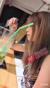 网友投稿  酒吧喝醉后被捡尸的美女，直接征服在网友肉棒下面。