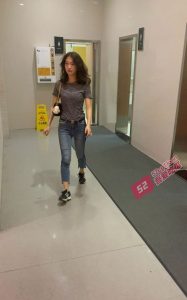 【上海浦东初心健身工作室】大神厕所偷拍女教练女学员 经常健身的屁股那叫一个 Q 弹