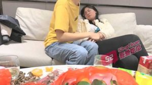 不要拍我逼逼 — 酒店灌醉强操语文老师，从反抗到主动 ‘太舒服了，我受不了了’