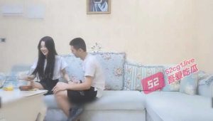 小陈头星选约了个甜美妹子，上来直接口交倒立69，掰穴骑乘后入猛操，搞得妹子直接筋挛！