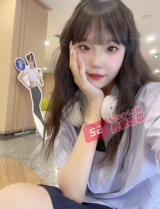 母狗女友在ktv遭捡尸 死性不改出轨成风 这绿帽爱特么谁戴就去戴！