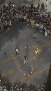 校园吃瓜！河南工业大学 男生操场表白被拒 当即脱下衣服尬舞  看的我尴尬症都犯了！