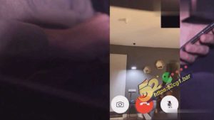 绿奴的至高境界  开视频看着老婆被别的男人爆操 自己则躲在车里悠然打飞机