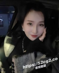 已婚少妇和绿帽老公参加群p～前后夹击双洞齐下，直接爽翻了！