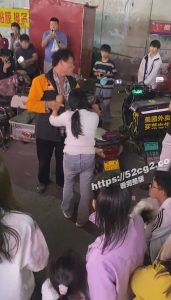 河南许昌新瓜 外卖小哥拼死跑单 女友拿着男友的钱去点男模被男模干到怀孕