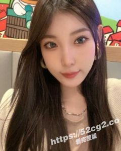 猎奇小屋短视频合集【美女播主倪闻悦表演倒立“失事”T恤下滑“露两球”】