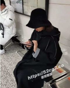 浙江杭州巨乳眼镜妹淫荡放浪 娇嗲的叫床声 人瘦奶子却很大