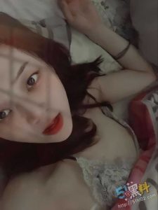 广东惠州某公司前台 冯佩萤 喜欢被暴力抠逼至喷水 遇人不淑遭渣男曝光！