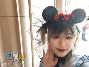 骚逼短发妹被男友按头口爆 当人形飞机杯 看着都心疼