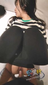 这就是初恋的感觉？大屌男猛怼清纯嫩妹 进进出出好带感！